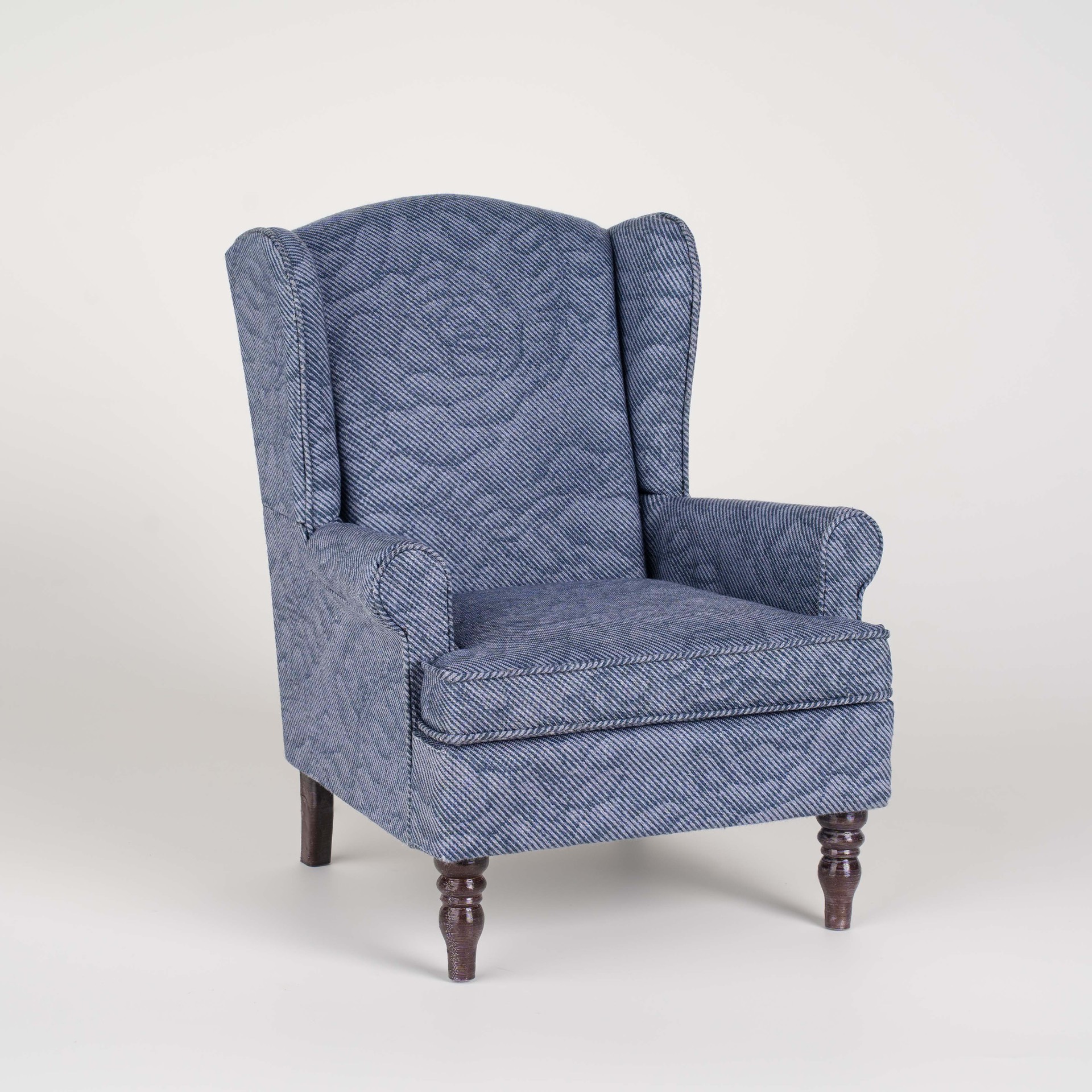 Vue de face du fauteuil miniature