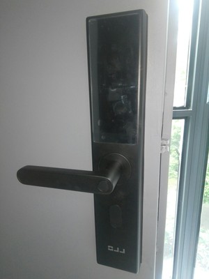 吐槽使用对比鹿客Q2和T1 pro金指纹锁哪个好，哪款更加方便好用？