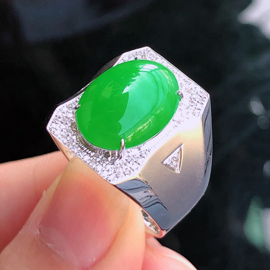 雍容华贵18k金伴钻豪华镶嵌天然a货翡翠阳绿男士戒指拍卖8.62g