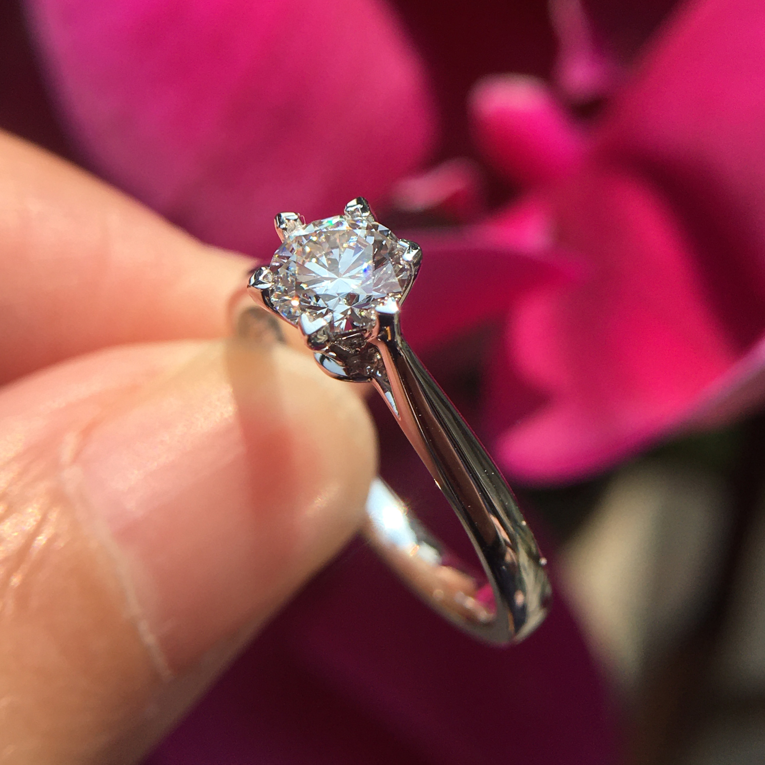 40克拉j色净度vvs2 赠18k金六爪定制款钻石戒托