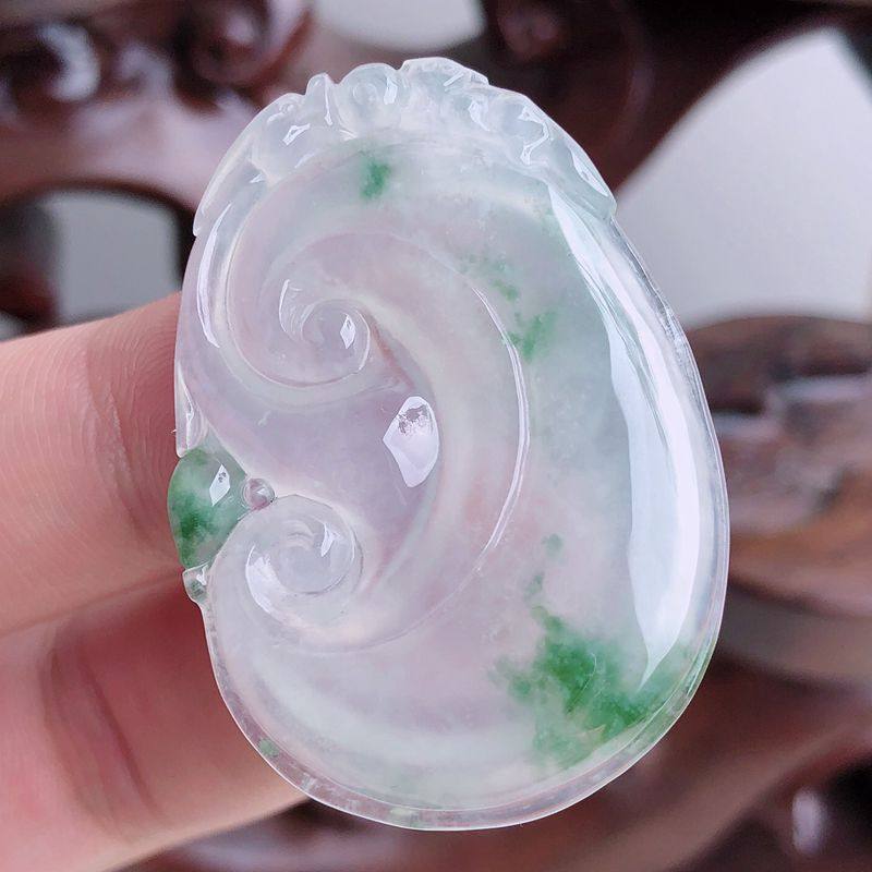 【手机实拍】天然a货翡翠冰种起胶飘绿如意吊坠11.61克