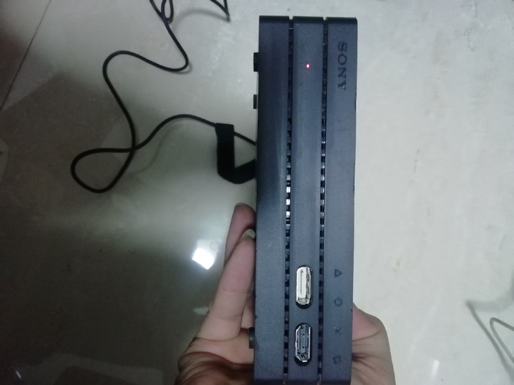 索尼PS4VR转换器闲置PS4VR转换器一个。正常使用，成色