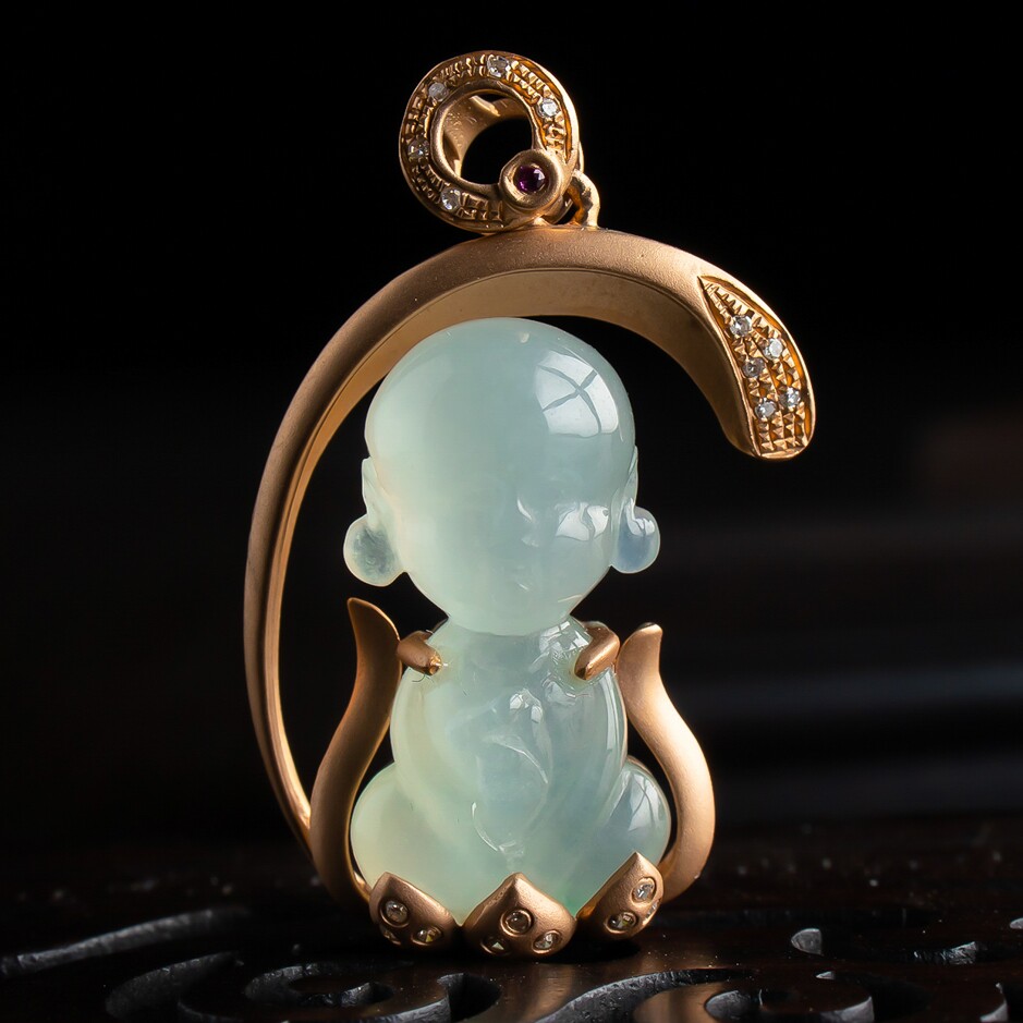 缅甸天然a货翡翠 冰润宝宝佛(18k金镶嵌)玉吊坠拍卖4.79g