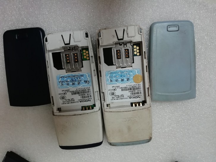 诺基亚，正常开机，1112二部手机一块电池，二手机售出不退，