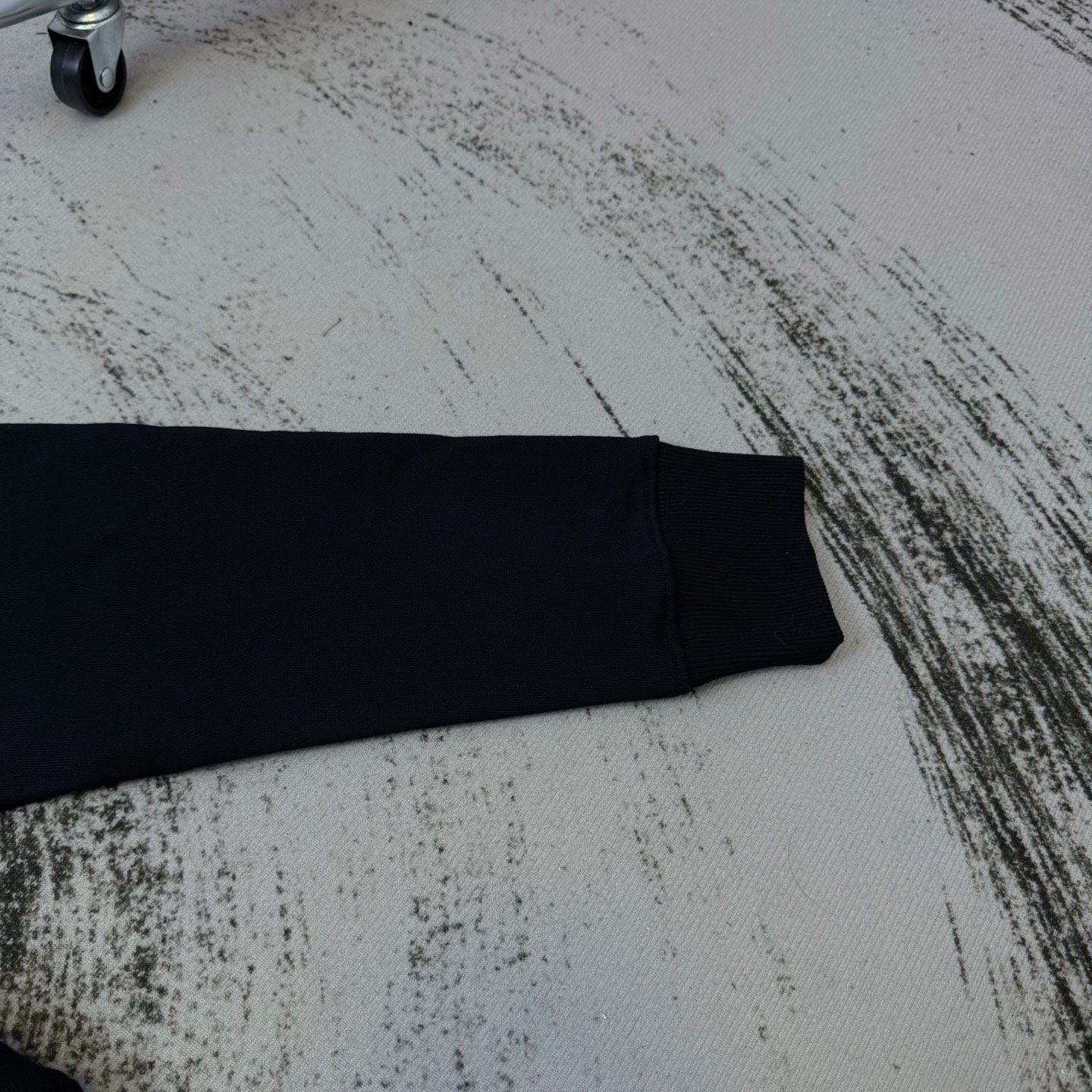 巴宝莉烧花字母连帽卫衣