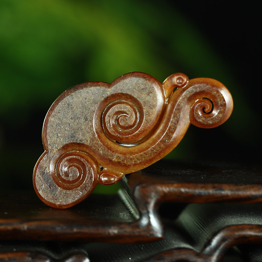 苏州名家仝杰作品《事事如意》和田玉籽料挂件苏工-苏州玉雕馆