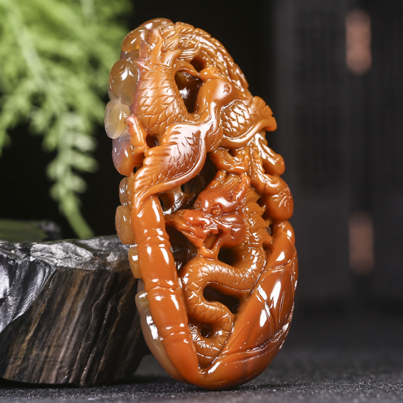 高端收藏 寓意【龙凤呈祥】天然玛瑙 镂空雕刻龙凤 把件94.90克w