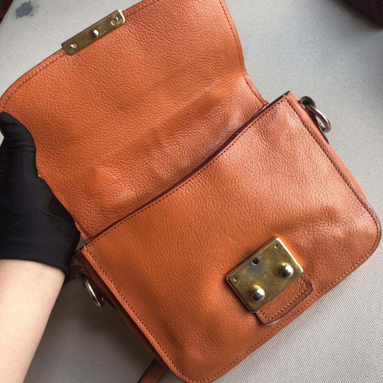 [9新]miumiu 缪缪 棕色 邮差包zz11