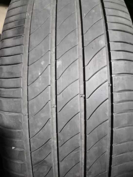 米其林235/50r18米其林静音轮胎成色完美只有一条，不包