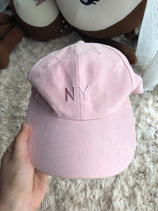 粉色鹿皮绒字母棒球帽