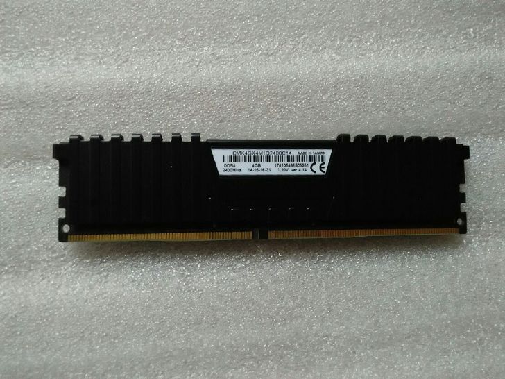 4g海盗船复仇者4gddr42400内存，包邮，功能正常