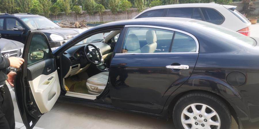 牌号豫uk8228红旗牌ca7165at4小型轿车网络拍卖公告