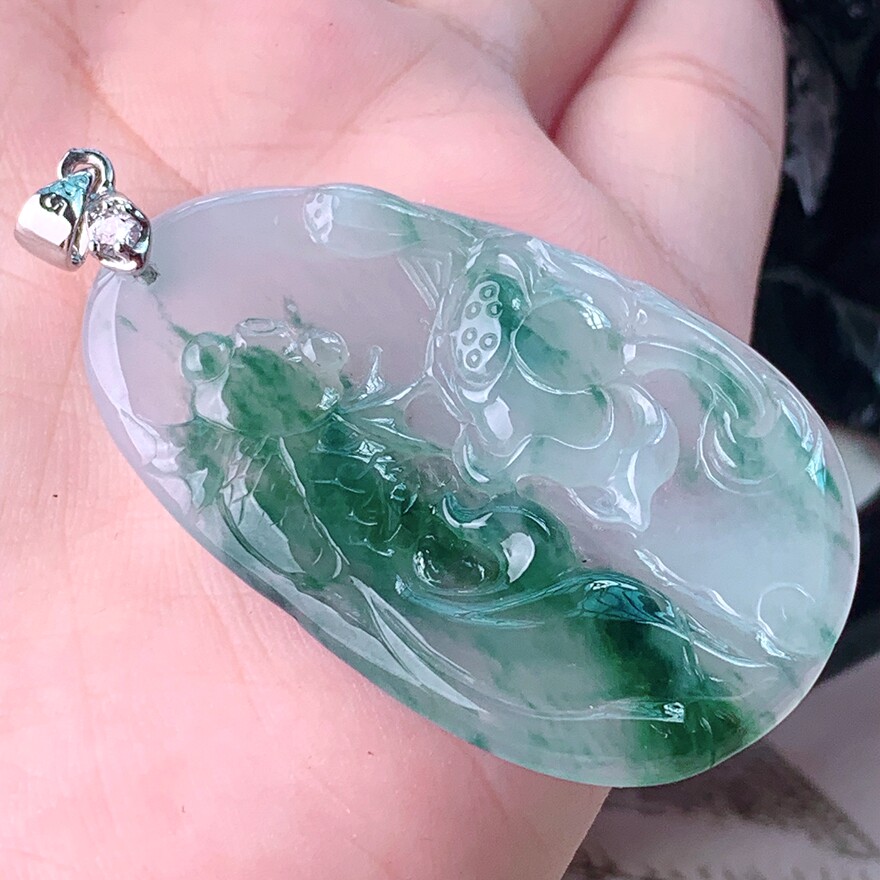h手机实拍缅甸天然a货翡翠老坑冰种飘花荷叶鱼吊坠11.37g