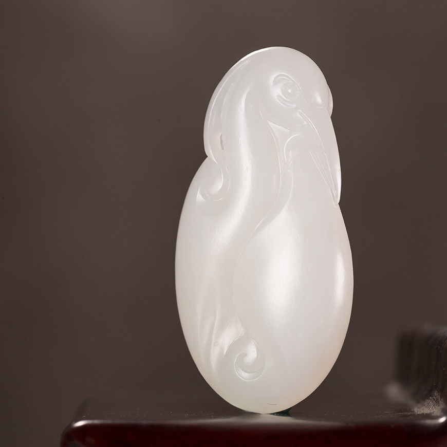 赵显志玉雕工作室 中国玉雕大师赵显志作品新疆和田玉籽料鹅如意女款