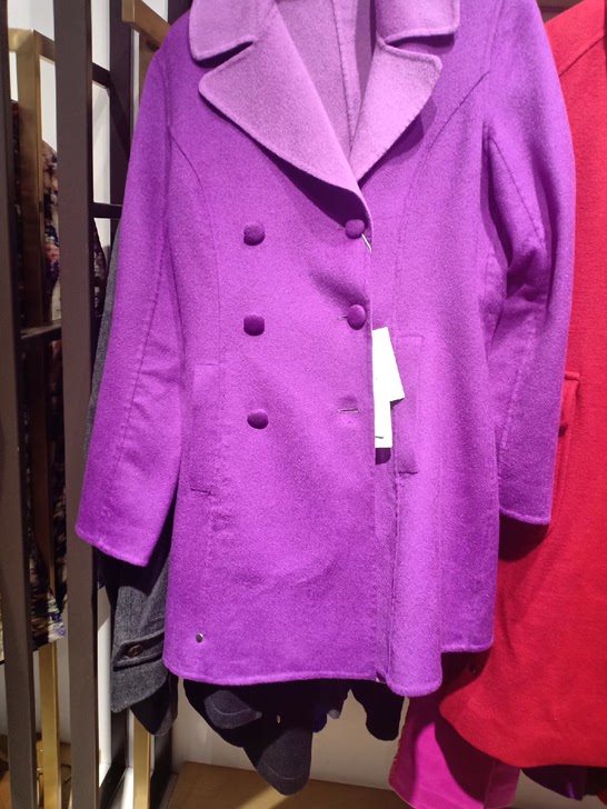鄂尔多斯女式大衣特价商品颜色成份看吊牌无质量问题不退不换