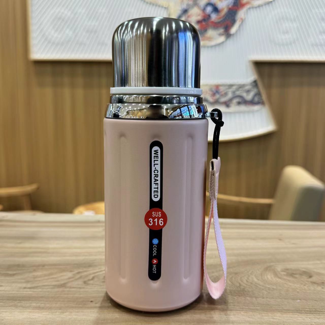 全新316不锈钢保温杯，大容量设计！