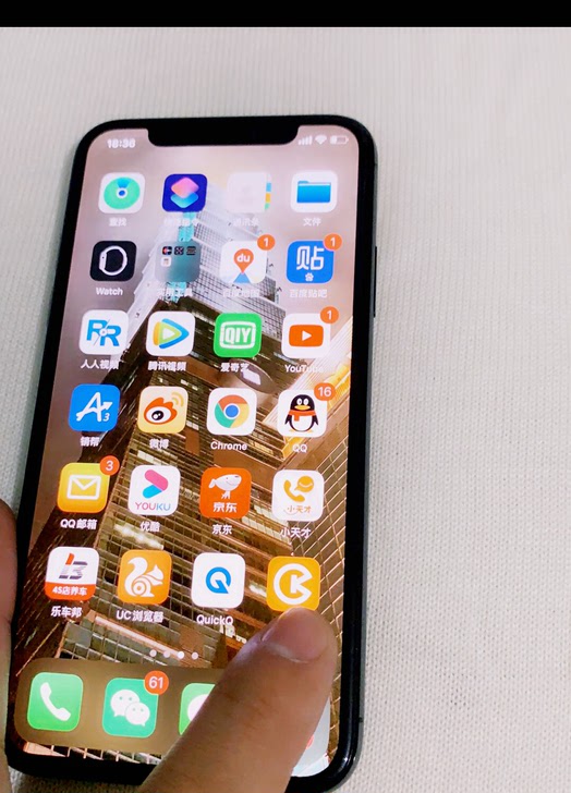 iPhoneXS64美版无锁三网，这是xs不是x。之前带