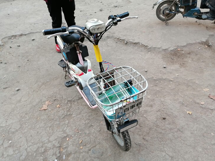 速派奇电动车，电瓶杠杠的个人的车，骑不着，一口价500