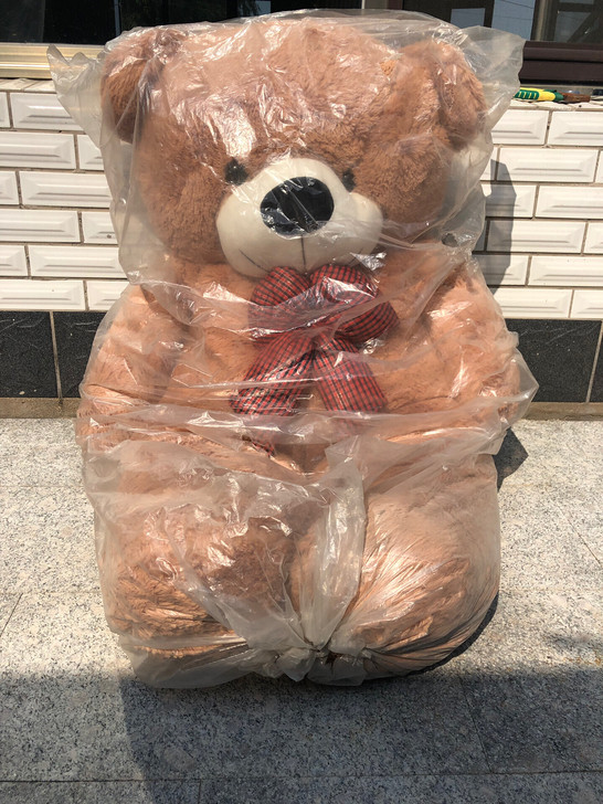 大毛绒玩具熊，9成新外包装磨损未拆封质量很好1.5米左