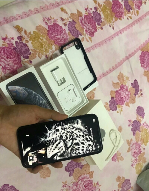 iphonexr国行128g黑色全网通4g，用了不到