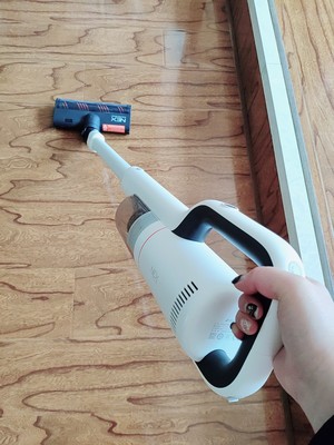 小狗吸尘器和戴森比较有什么优缺点,小房子适合用吗?