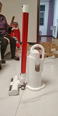 鲨客shark s6和戴森V8吸尘器哪个好??告诉大家实情真相?