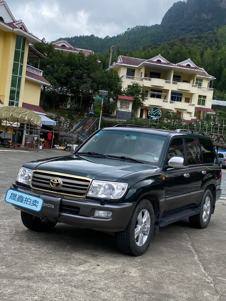2006款丰田陆地巡洋舰4.5l小型客车网络拍卖公告