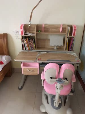很多家长关注的护童儿童书桌怎么样？是否真的对孩子有用