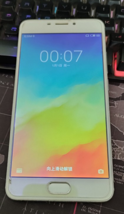 魅蓝note53 32的。功能一切正常。一直带着钢