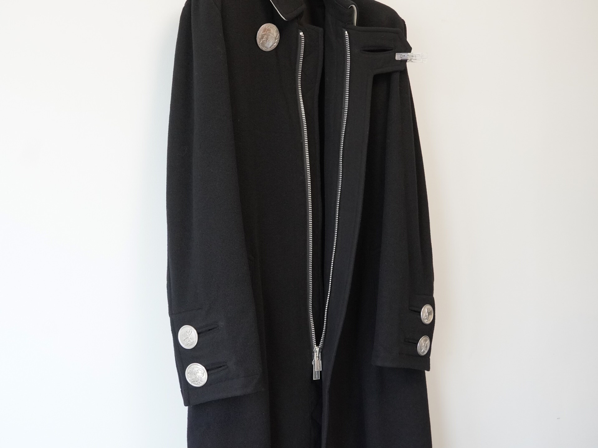 Yohji Yamamoto 2019AW Silver Button Coat — detail