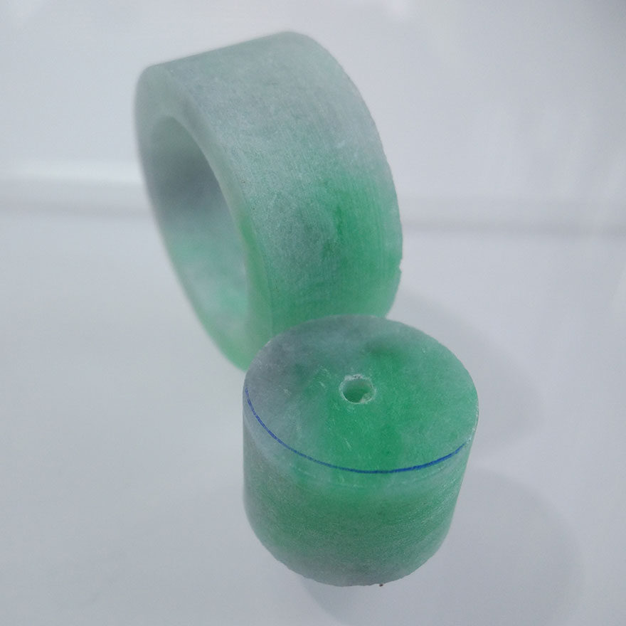 糯冰种子母扣毛料 阳绿色乌鸡 缅甸翡翠天然a货 29.72g