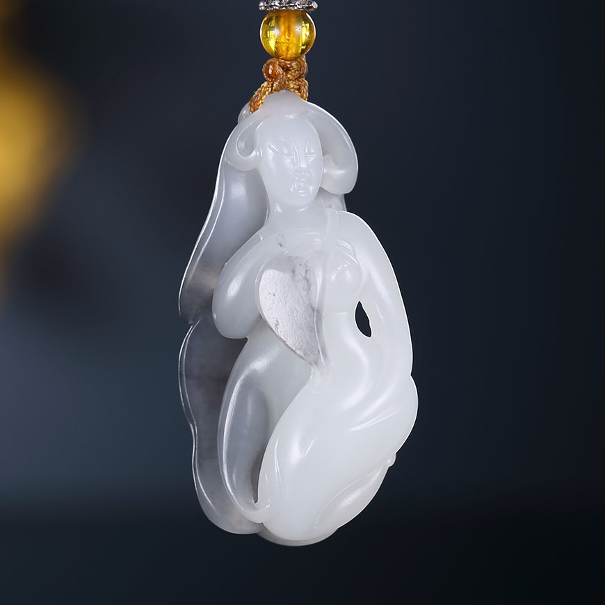 省级玉雕大师任翀作品新疆和田玉青花立体圆雕玉美人小吊坠16克g7