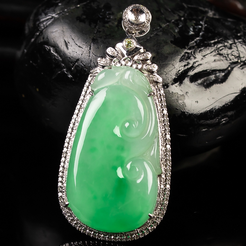 玉吊坠 缅甸翡翠 18k金镶钻豪华镶嵌飘绿如意吊坠 8.82g y549
