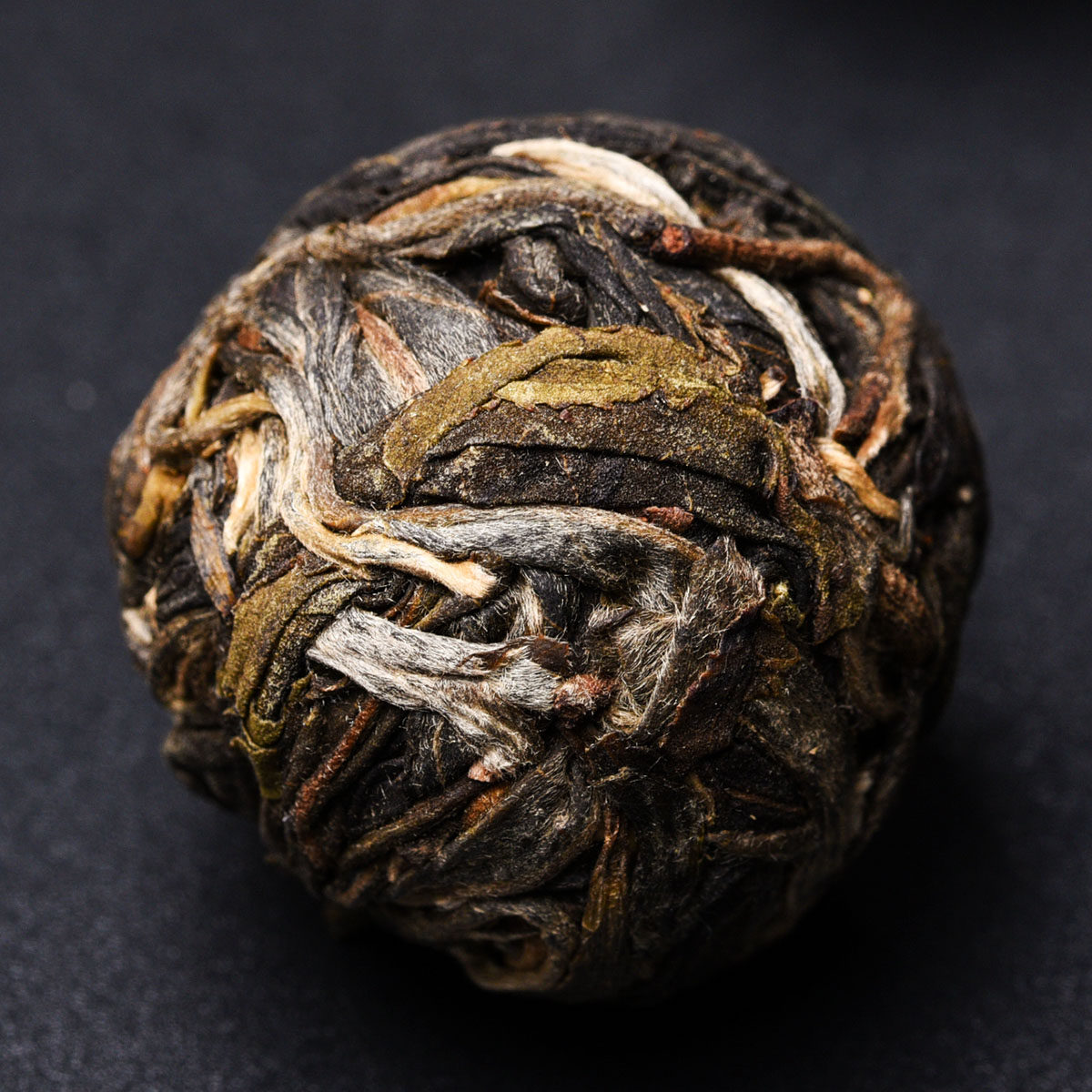 2018年勐库大雪山藤条古树茶小龙珠普洱茶生茶500g