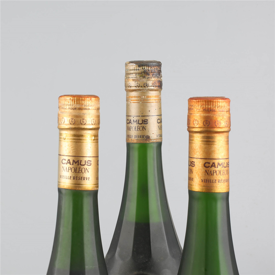 20.80年代卡慕金花拿破仑干邑40度1000/700ml*3瓶老洋酒拍卖