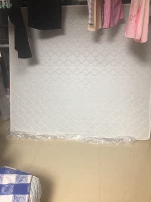 点评麦娜芙乳胶床垫怎么样，有假货吗？是不是真乳胶床垫？