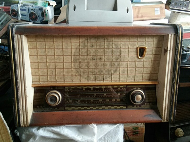 早期熊猫601-6电子管收音机