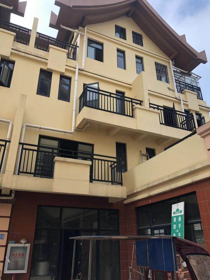 景谷县滨河西路金色外滩水映长岛2栋104,204,304,404号房屋