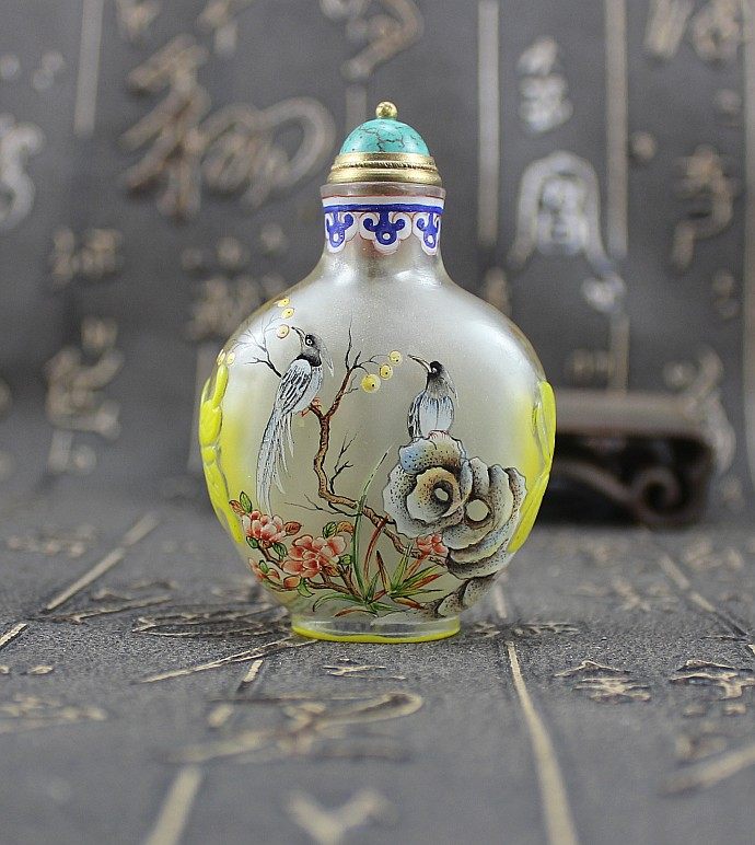 雍正款古月轩鼻烟壶