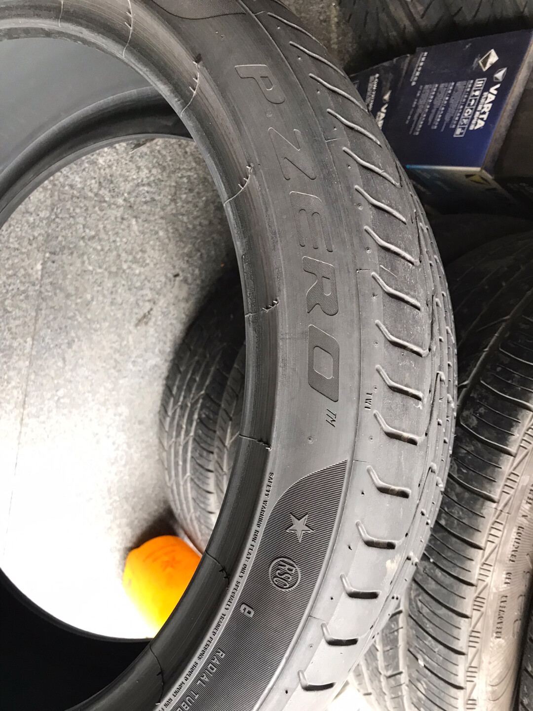 倍耐力防爆胎245/40R20，进口胎、19年37周生产，宝