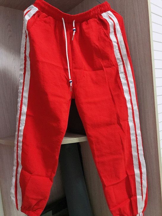 猫人休闲缩口裤，大红色，XL码可以穿到115斤，清衣柜