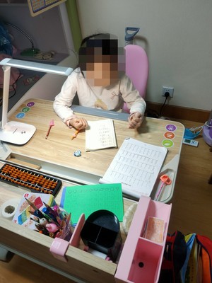 很多家长关注的护童儿童书桌怎么样？是否真的对孩子有用