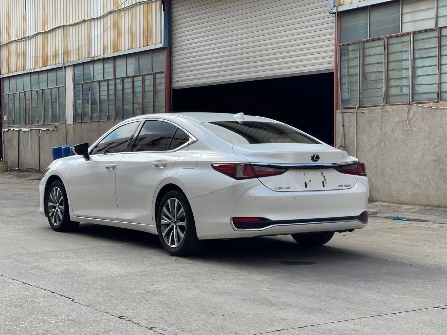 18年11月豪华版雷克萨斯es200h一手车原版车况带