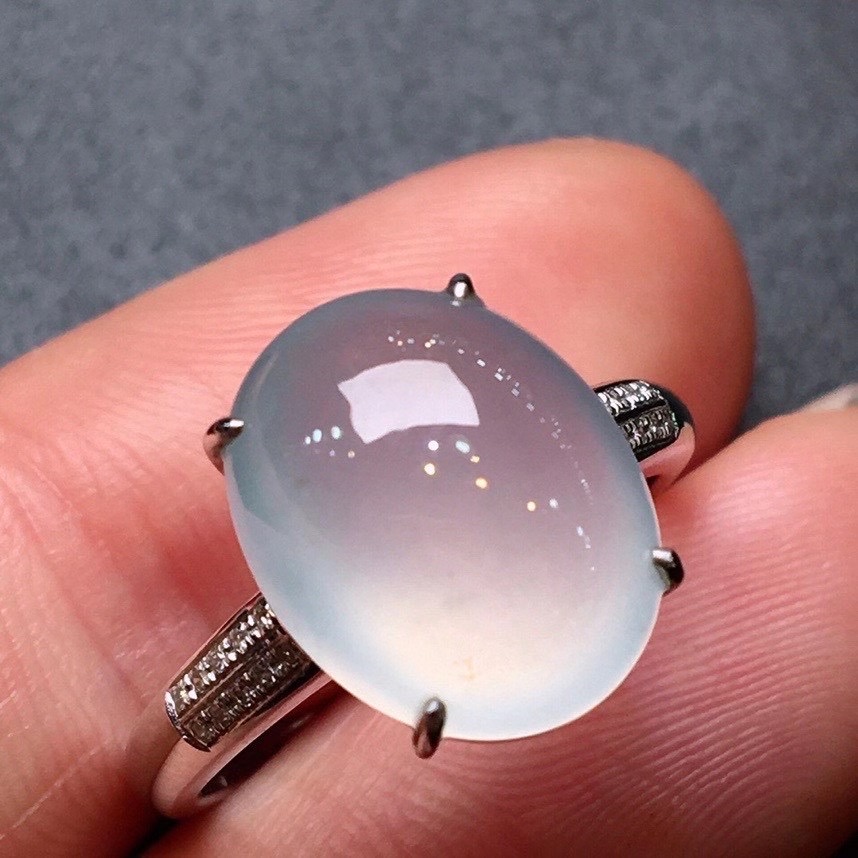 18k金豪华镶嵌正品玉石天然缅甸高端a货翡翠冰种起光饱满蛋面戒指