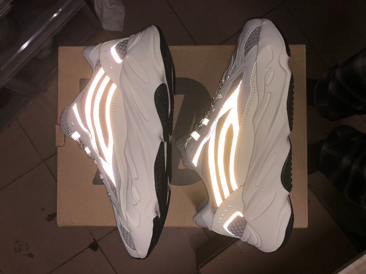 36.5阿迪达斯椰子yeezy700v2Static