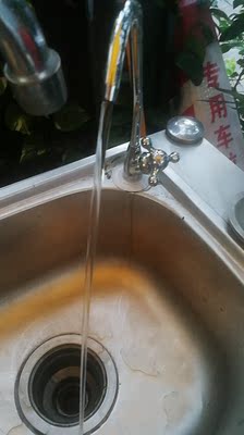 大家谈谈实力比拼：爱贝源台式净水器可以直饮吗?过滤精度多大?