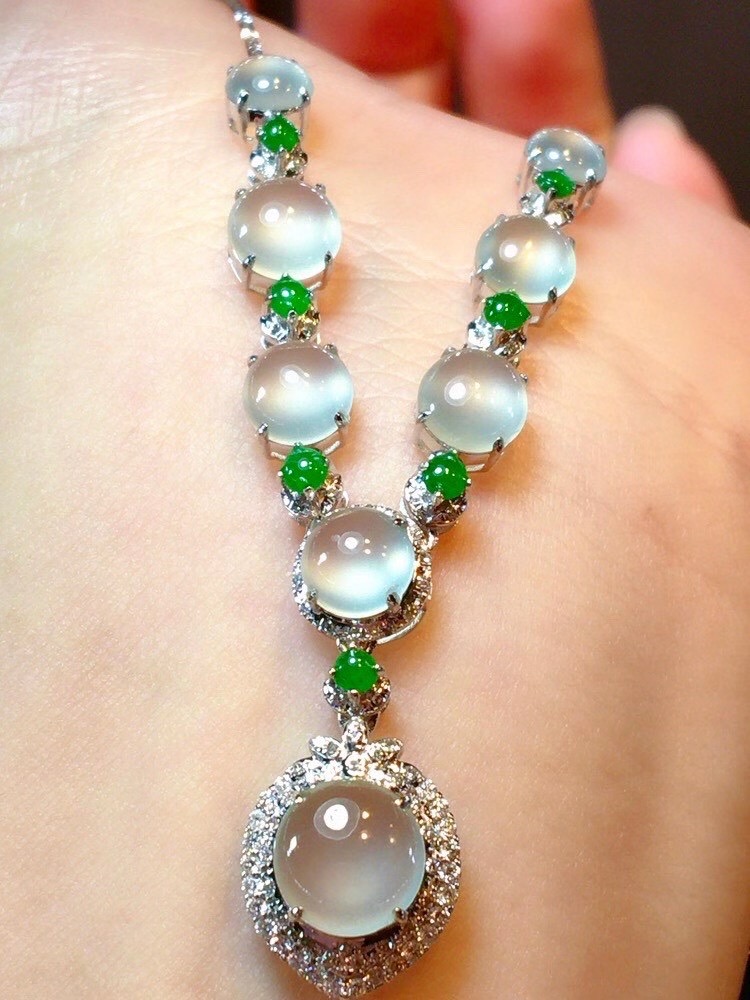 18k金镶嵌天然缅甸玉器高端a货翡翠冰种设计款饱满时尚百搭项链