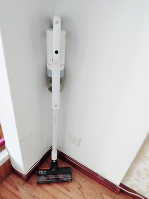 小狗吸尘器和戴森比较有什么优缺点,小房子适合用吗?