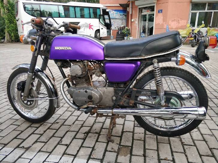 经典老车本田cb125k白金点火双缸