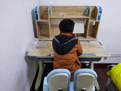 说说爱果乐儿童学习桌给小学生用着怎么样？环保安全吗